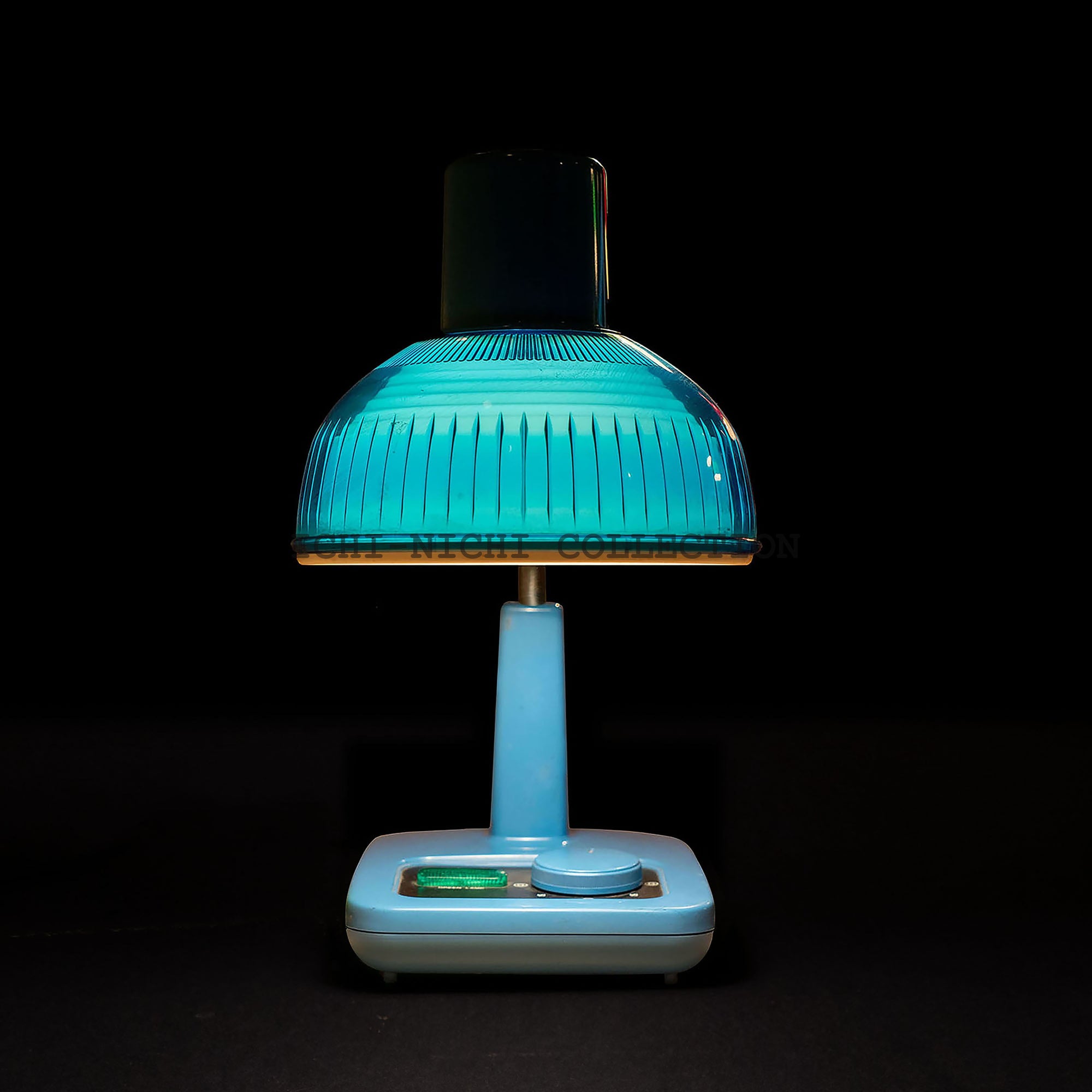 Vintage Sharp Desktop Lamp Desk Light 1970-1982 001