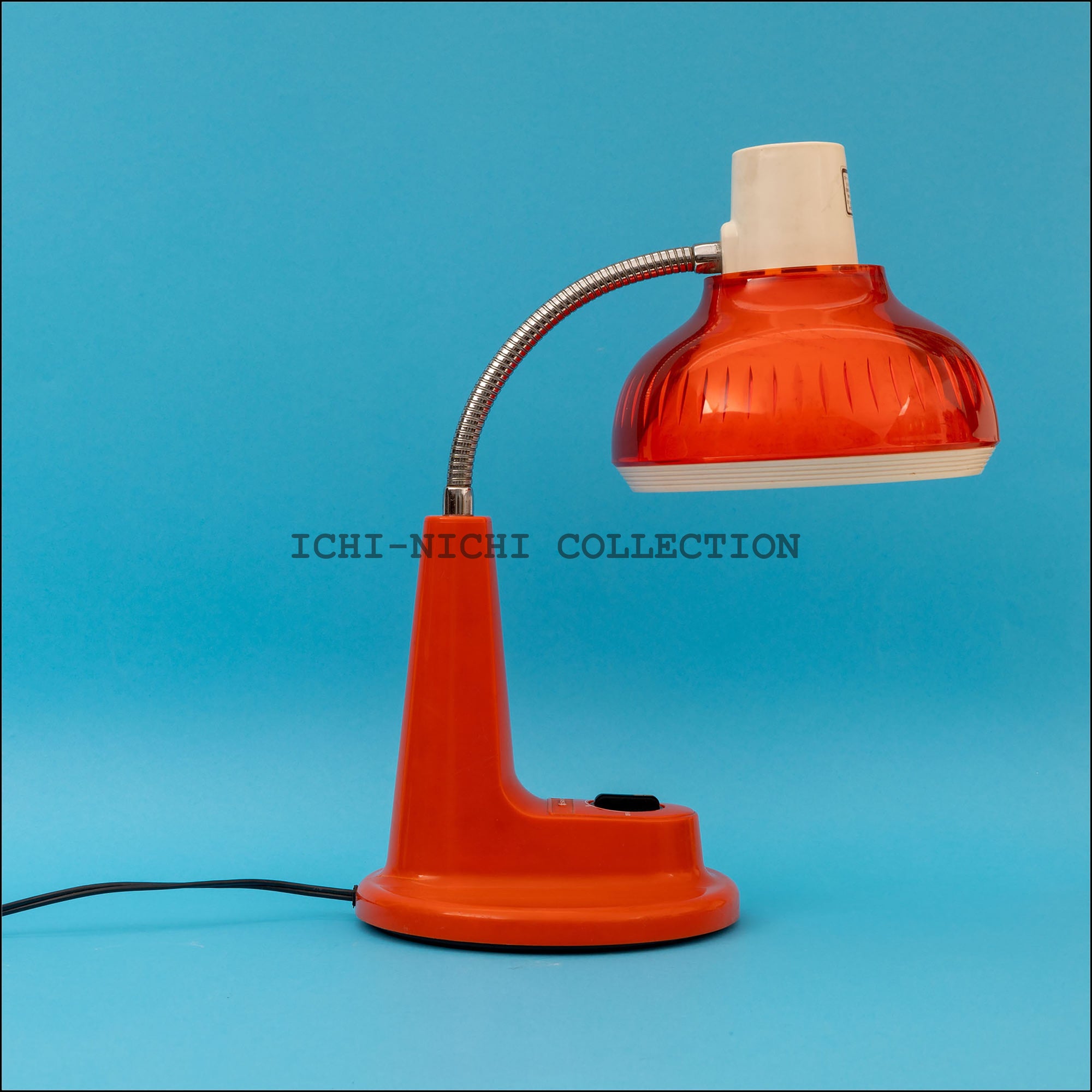 Vintage  SANYO Desktop Lamp Desk Light Made in Japan 1970-1980  007