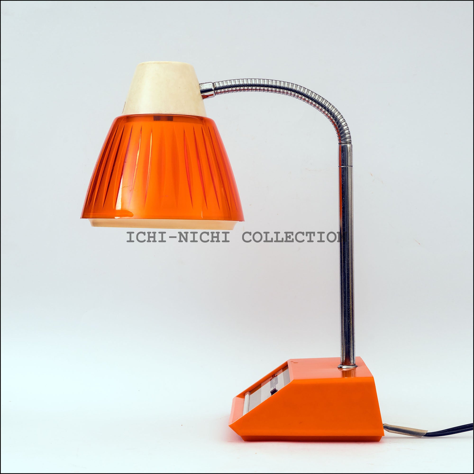 Vintage Sanyo Desktop Lamp Desk Light 1970-1980 015